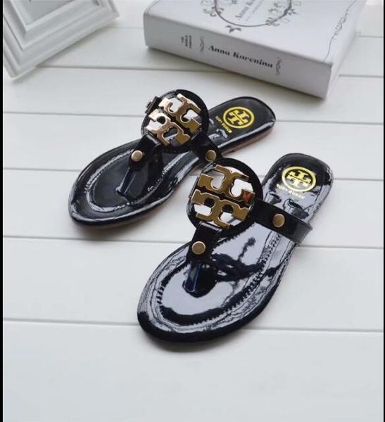 Luxury lide ummer fa hion wide flat lippery with thick andal lipper women andal de igner hoe flip flop lipper
Luxury lide ummer fa hion wide flat lippery with thick andal lipper women andal de igner hoe flip flop lipper