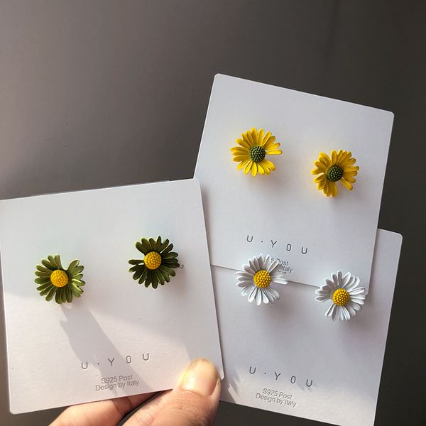 s925 needle small sweet jewelry flower earrings new design green white yellow chrysanthemum stud earrings female jewelry gifts, Golden;silver
s925 needle small sweet jewelry flower earrings new design green white yellow chrysanthemum stud earrings female jewelry gifts, Golden;silver