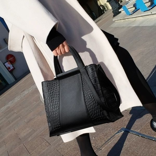 handbag female women bags leather handbags messenger shoulder bag big totes sling bag crocodile pattern lock designer fashion
handbag female women bags leather handbags messenger shoulder bag big totes sling bag crocodile pattern lock designer fashion