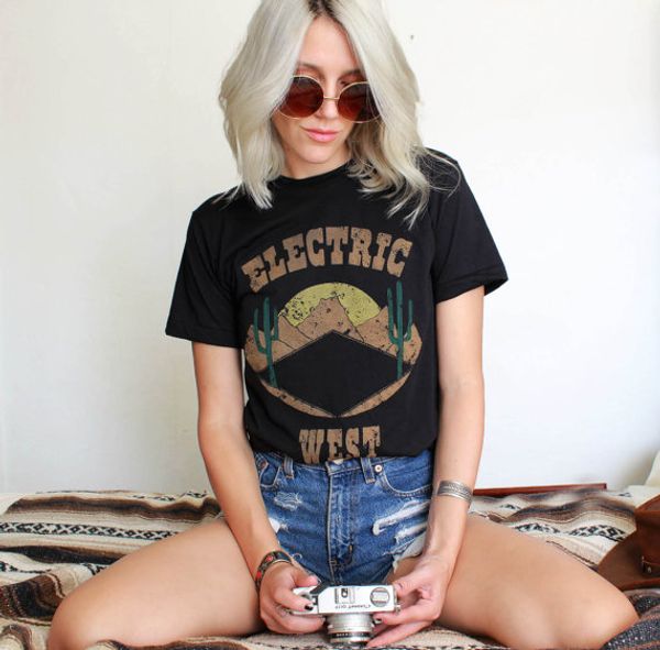 футболка женская одежда конструктора new electric west tee женщин юго-западная пустыня tshirt graphic tee урожай t thin tshirt cactus рубашк, White
футболка женская одежда конструктора new electric west tee женщин юго-западная пустыня tshirt graphic tee урожай t thin tshirt cactus рубашк, White