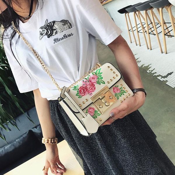 женщины посланника bagsmbroidery роза засов одно плечо сумки женские цепь повседневный crossbody роскошные сумки женщин сумки конструктора
женщины посланника bagsmbroidery роза засов одно плечо сумки женские цепь повседневный crossbody роскошные сумки женщин сумки конструктора
