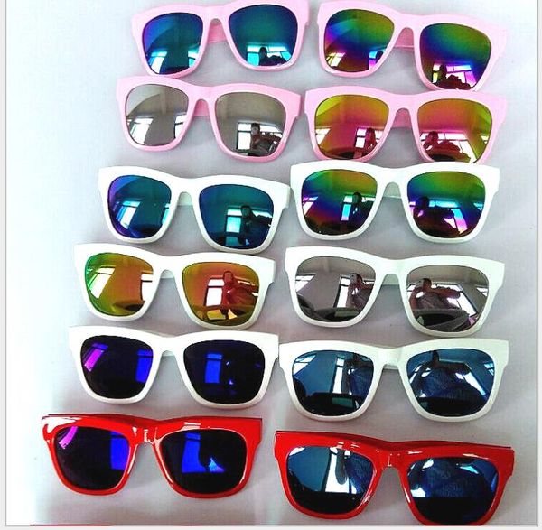 white transparent frame multicolor reflective film male and female universal retro square sunglasses sunglasses, White;black
white transparent frame multicolor reflective film male and female universal retro square sunglasses sunglasses, White;black