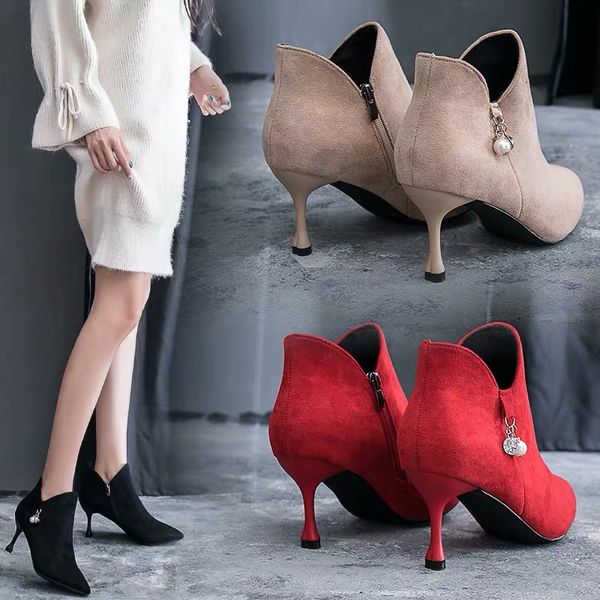 shoe children 2019 fall and winter new women's shoes, pointy, suede, short boots, winter, full of suede, small, high-heeled martin boot, Black
shoe children 2019 fall and winter new women's shoes, pointy, suede, short boots, winter, full of suede, small, high-heeled martin boot, Black