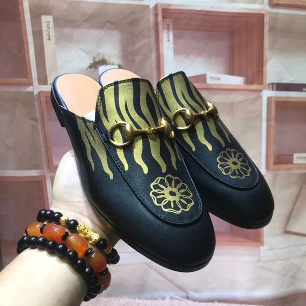 europe and the united states wind half slippers women summer 2019 new wear baotou flat bottom leather leather 3d printed leather slippers fo, Black
europe and the united states wind half slippers women summer 2019 new wear baotou flat bottom leather leather 3d printed leather slippers fo, Black