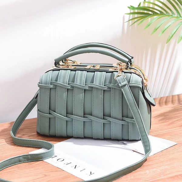 handbag 2019 autumn/winter new fashion women's bag elegant temperament casual one-shoulder sloping bag
handbag 2019 autumn/winter new fashion women's bag elegant temperament casual one-shoulder sloping bag