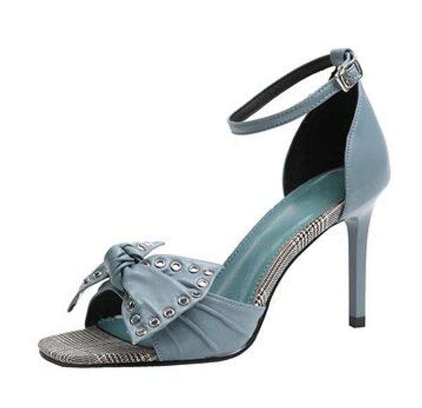 women's leather leather sandals, decorated with rivet bows, word buckle heels, size: 34-39, peacock blue, Black
women's leather leather sandals, decorated with rivet bows, word buckle heels, size: 34-39, peacock blue, Black