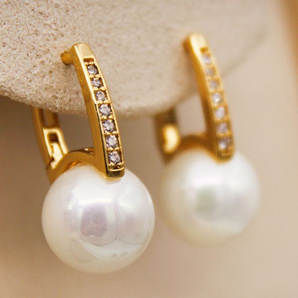 elegant luxury jewelry women hoop earrings big pearl zircon gold earrings korean fashion pure love anniversary gift obs2665, Golden;silver
elegant luxury jewelry women hoop earrings big pearl zircon gold earrings korean fashion pure love anniversary gift obs2665, Golden;silver