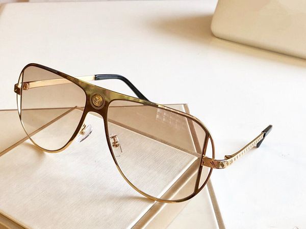 new fashion designer sunglasses for men 2212 pilot simple frame popular style uv400 lens protection eyewear come with pacakge, White;black
new fashion designer sunglasses for men 2212 pilot simple frame popular style uv400 lens protection eyewear come with pacakge, White;black
