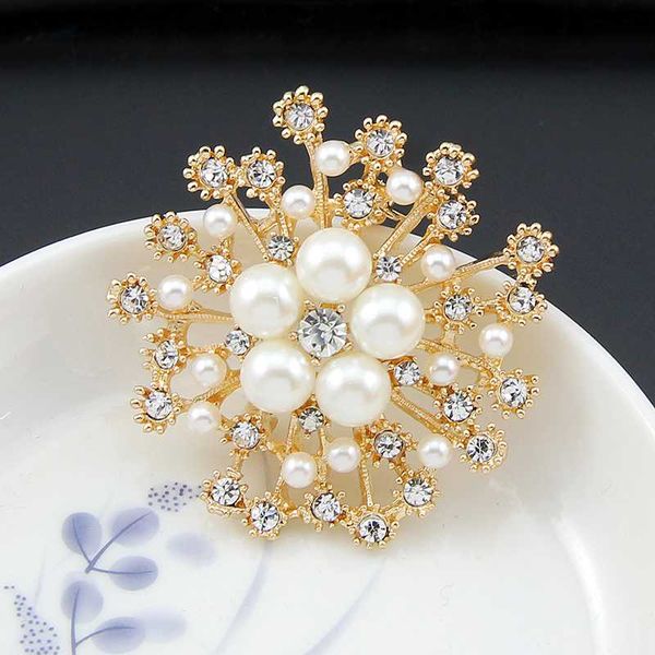 flyunhan popular large snowflake pearl crystal brooch exquisite flower corsage new fashion ladies clothing with accessories, Gray
flyunhan popular large snowflake pearl crystal brooch exquisite flower corsage new fashion ladies clothing with accessories, Gray