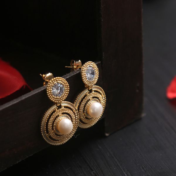 japan and south korea natural pearl silver diamond ring disc earrings earrings, Golden;silver
japan and south korea natural pearl silver diamond ring disc earrings earrings, Golden;silver
