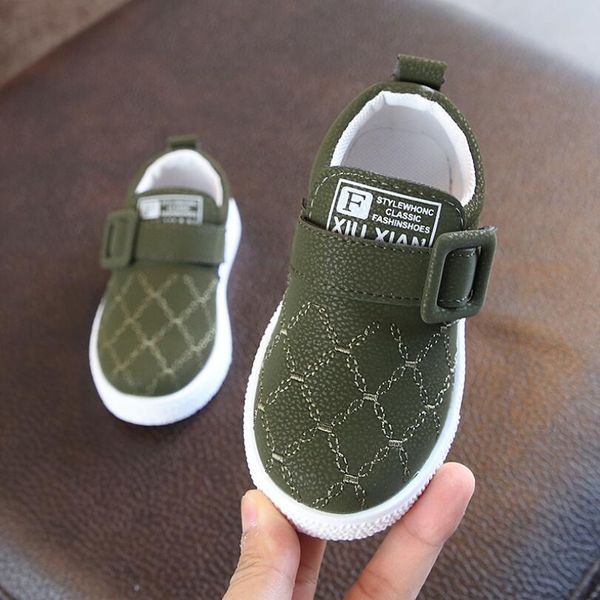 kids shoes for girls boys sneaker tenis infant breathable running training for children sports shoes, Black;red
kids shoes for girls boys sneaker tenis infant breathable running training for children sports shoes, Black;red