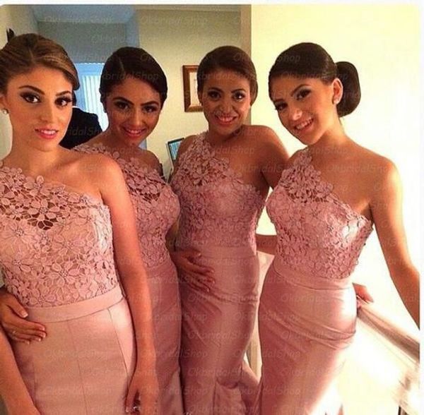 2020 pink flower lace one shoulder wedding bridesmaids dresses open back mermaid satin party evening gowns plus size bridal maid of honor, White;pink
2020 pink flower lace one shoulder wedding bridesmaids dresses open back mermaid satin party evening gowns plus size bridal maid of honor, White;pink