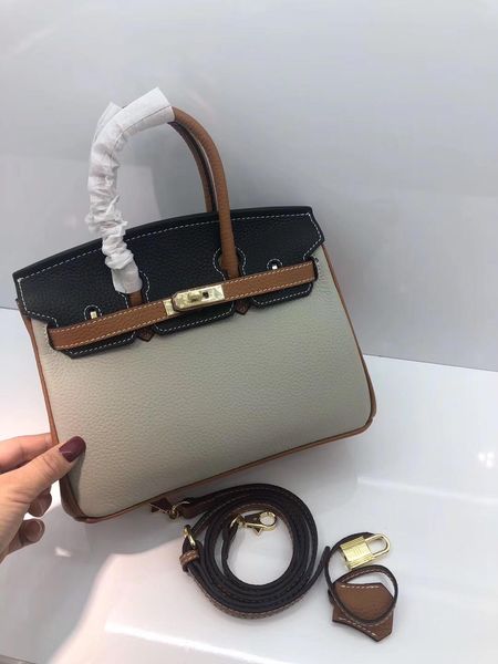 2020 two-tone brand women totes gold hardware bags with better lock genuine leather fashion lady handbag come scarf and horse toy
2020 two-tone brand women totes gold hardware bags with better lock genuine leather fashion lady handbag come scarf and horse toy