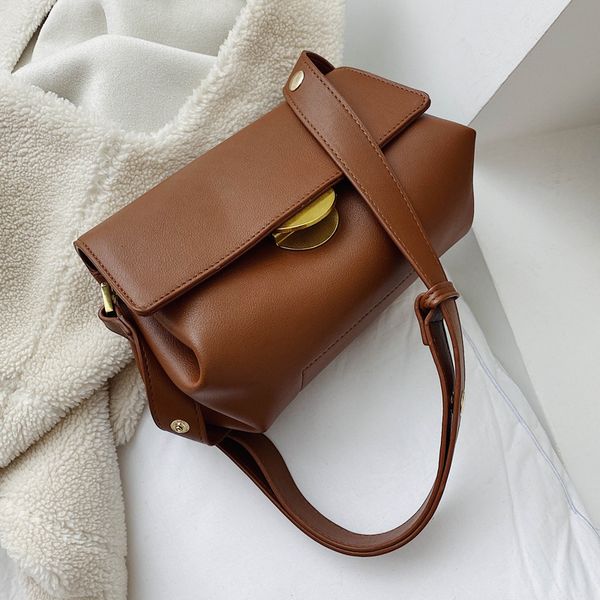 vintage fashion female crossbody bag 2019 new soft pu leather women's designer handbag lock shoulder messenger bag
vintage fashion female crossbody bag 2019 new soft pu leather women's designer handbag lock shoulder messenger bag
