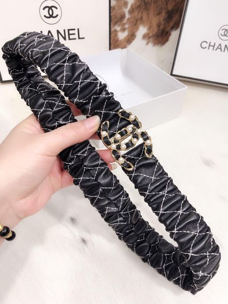 2019 luxury belt fashion brand belt men's and women's brand designer belts gold buckles party jeans ing, Black;brown
2019 luxury belt fashion brand belt men's and women's brand designer belts gold buckles party jeans ing, Black;brown