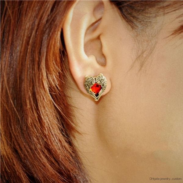 Vintage European And American Jewels Wings Of Angel Heart Stud Earrings For Women Fashion Jewelry Elegant Earring E0117
Vintage European And American Jewels Wings Of Angel Heart Stud Earrings For Women Fashion Jewelry Elegant Earring E0117