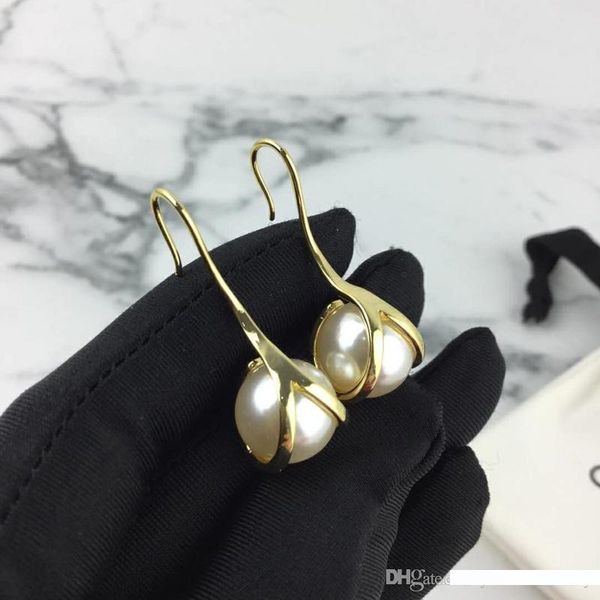 popular women earrings yellow gold plated pearl earrings for girls women for party wedding nice gift, Golden;silver
popular women earrings yellow gold plated pearl earrings for girls women for party wedding nice gift, Golden;silver