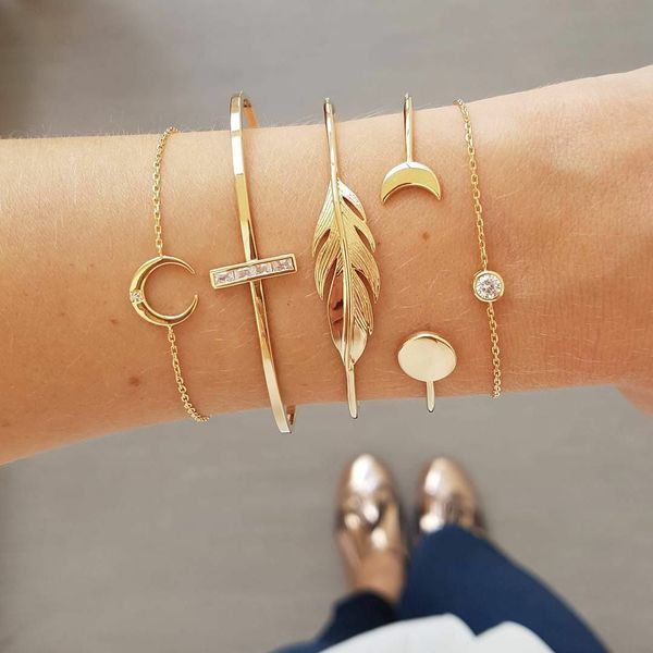 4pcs/set feather stars moon olive branch crystal open cuff bracelet for women girl gold plating adjustable wire bangle fashion jewelry set, Black
4pcs/set feather stars moon olive branch crystal open cuff bracelet for women girl gold plating adjustable wire bangle fashion jewelry set, Black