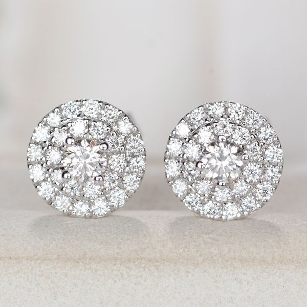 new fashion luxury three colors round jewelry ladies engagement wedding earrings, Golden;silver
new fashion luxury three colors round jewelry ladies engagement wedding earrings, Golden;silver
