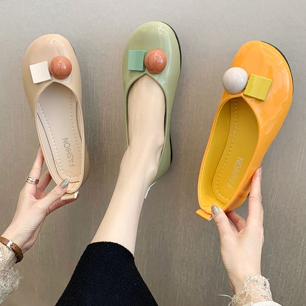 candy-colored button patent leather shallow mouth shoes flat bottom lazy shoes casual one pedal round toe female scoop, Black
candy-colored button patent leather shallow mouth shoes flat bottom lazy shoes casual one pedal round toe female scoop, Black