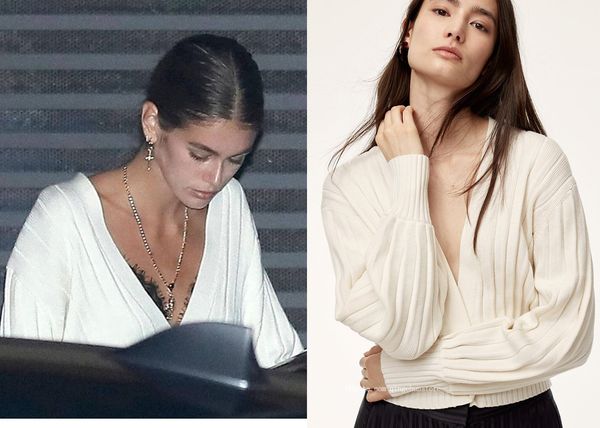 kaia gerber with loose loose v-neck two button knit sweater thin bubble lantern sleeve sweater female europe and america, White;black
kaia gerber with loose loose v-neck two button knit sweater thin bubble lantern sleeve sweater female europe and america, White;black