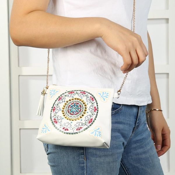 женская мода diy алмазный вышитые crossbody сумка женская кожаная цепь плечо сумка этнический стиль молния кошелек # p3
женская мода diy алмазный вышитые crossbody сумка женская кожаная цепь плечо сумка этнический стиль молния кошелек # p3