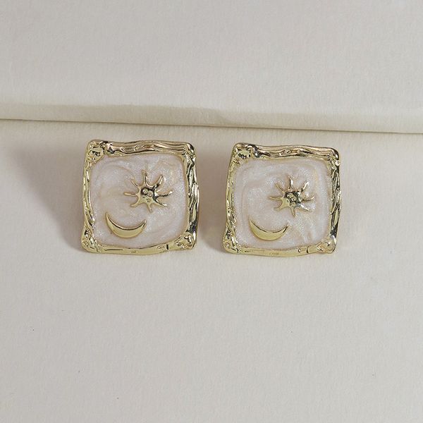 stud 1pair 2021 summer moon the stars earrings for women girl enamel earings simple ear e520, Golden;silver
stud 1pair 2021 summer moon the stars earrings for women girl enamel earings simple ear e520, Golden;silver