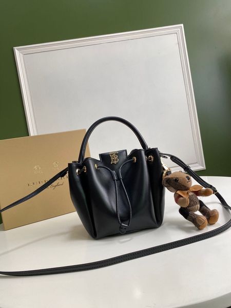 new lady's handbag 7a high-end custom quality high capacity handbag fashion trend casual style gold metal accessories with detachable l
new lady's handbag 7a high-end custom quality high capacity handbag fashion trend casual style gold metal accessories with detachable l