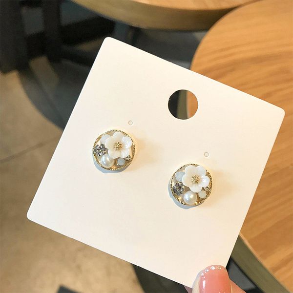 new sweet handmade elegant shell imitation pearl flower stud earrings for women fashion crystal earrings for girls jewelry gifts, Golden;silver
new sweet handmade elegant shell imitation pearl flower stud earrings for women fashion crystal earrings for girls jewelry gifts, Golden;silver