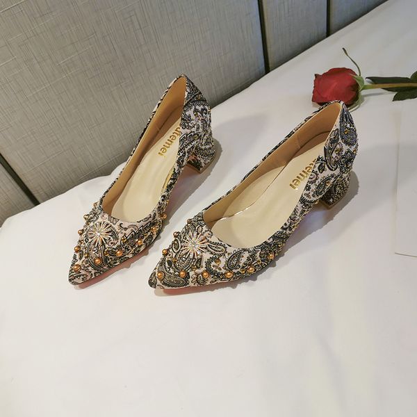 2020 pumps women shoes autumn platform women pumps high heels shoes shallow flowers ol female wedding party shoes u14-42, Black
2020 pumps women shoes autumn platform women pumps high heels shoes shallow flowers ol female wedding party shoes u14-42, Black
