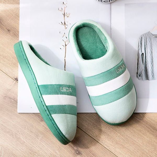 non-slip comfortable winter couple women home warm slippers indoor bedroom shoes female plush slippers furry cotton, Black
non-slip comfortable winter couple women home warm slippers indoor bedroom shoes female plush slippers furry cotton, Black
