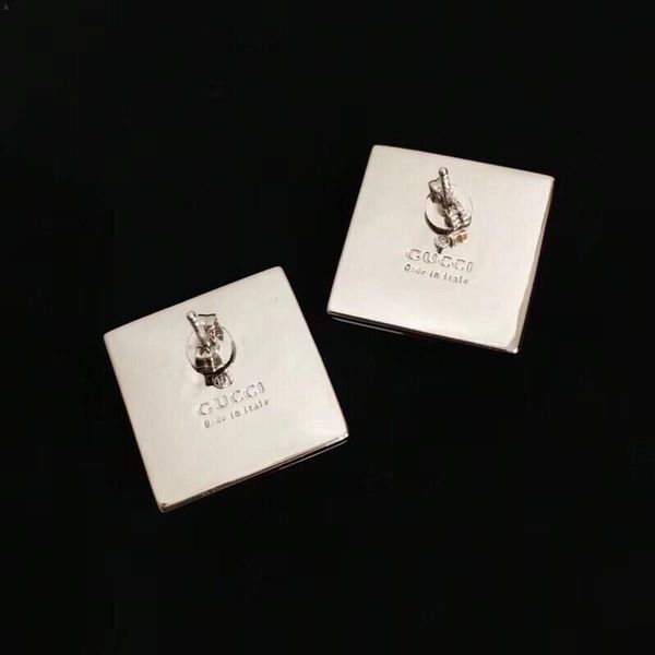 charm 2019 lady's blue, red and white striped resin earrings, both good-looking and practical, are highly sought after, Golden
charm 2019 lady's blue, red and white striped resin earrings, both good-looking and practical, are highly sought after, Golden