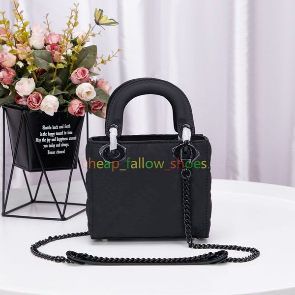 fashion designer handbags ladies shoulder bags smooth cross body bags handbags outdoor leisure shopping bag ing
fashion designer handbags ladies shoulder bags smooth cross body bags handbags outdoor leisure shopping bag ing
