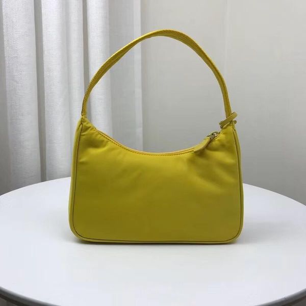 new sell fashion woman bag designer genuine leather with waterproof nylon lady handbag hobo woman bag
new sell fashion woman bag designer genuine leather with waterproof nylon lady handbag hobo woman bag