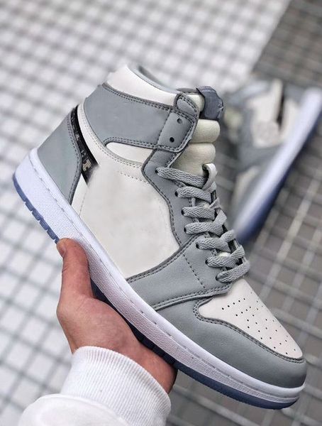 new arrival 1 high og brand 1s basketball shoes man woman white grey black men sport designer sneakers
new arrival 1 high og brand 1s basketball shoes man woman white grey black men sport designer sneakers