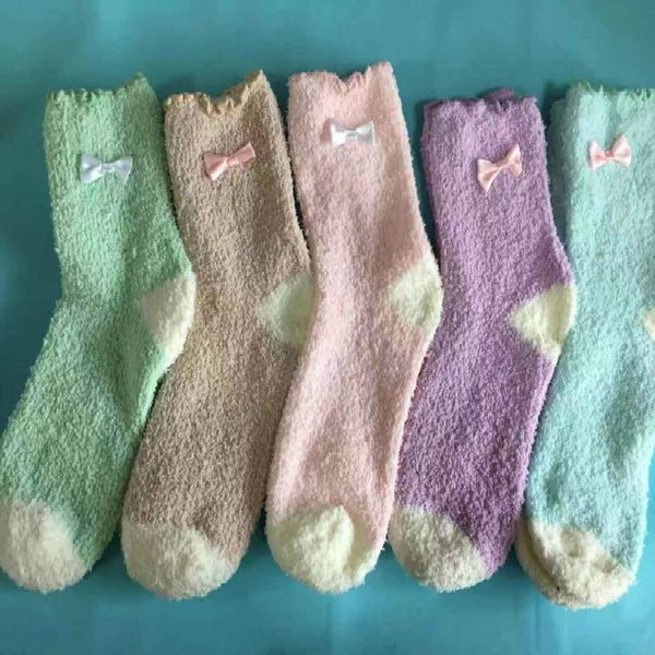 new coral velvet simple comfortable bow candy cotton women socks wholesale random color 4pair/lot, Black;white
new coral velvet simple comfortable bow candy cotton women socks wholesale random color 4pair/lot, Black;white