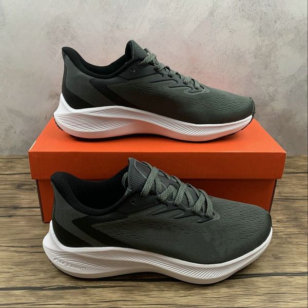 good quality winflo 7 designer running shoes grey black fashion sport zapatos sneakers ship with box size us7-11
good quality winflo 7 designer running shoes grey black fashion sport zapatos sneakers ship with box size us7-11