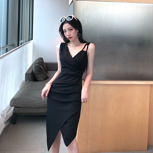 2020 new summer temperament slim waist slimming black french strap dress nightclub womens clothing, White;black 
2020 new summer temperament slim waist slimming black french strap dress nightclub womens clothing, White;black