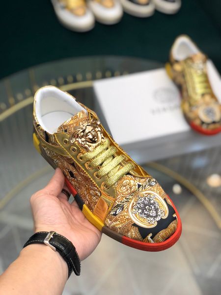 on dhl platform, casual retro basketball shoes, designer triple luxury men's shoes, sports red sandals, golden wear-resistant, Black
on dhl platform, casual retro basketball shoes, designer triple luxury men's shoes, sports red sandals, golden wear-resistant, Black
