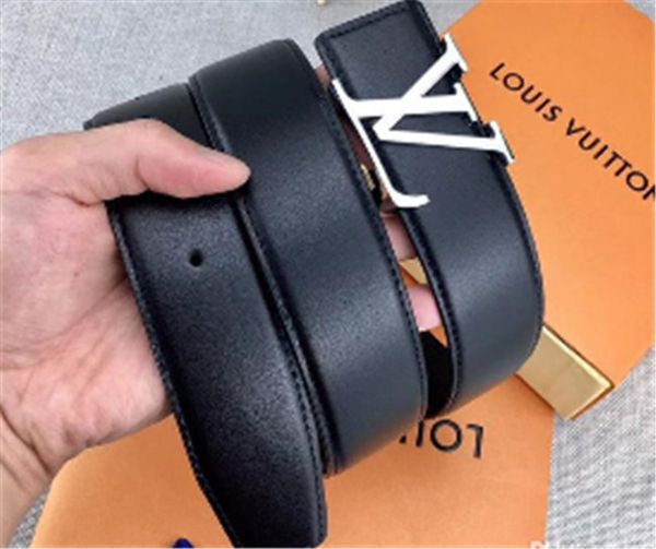 the luxury buckle of men's leather belt is designed with a solid color and comfortable and high-end wear of shipping, Black;brown
the luxury buckle of men's leather belt is designed with a solid color and comfortable and high-end wear of shipping, Black;brown