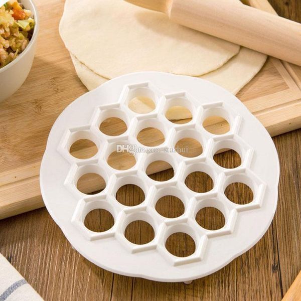 diy кухни кондитерские инструменты белый пластиковые клецки mold maker тесто пресс клецки 19 отверстия пельмени maker инструменты для литейн
diy кухни кондитерские инструменты белый пластиковые клецки mold maker тесто пресс клецки 19 отверстия пельмени maker инструменты для литейн