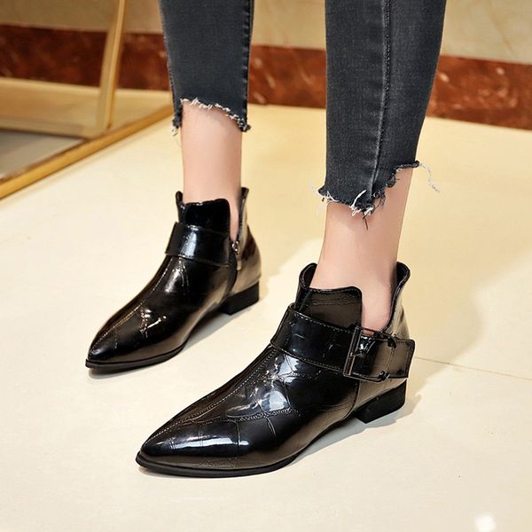2018 women winter boots solid leatherankle boots zipper ankle pointed toe ladies short fashion women shoes, Black
2018 women winter boots solid leatherankle boots zipper ankle pointed toe ladies short fashion women shoes, Black