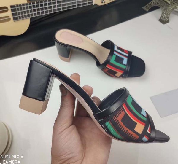 2020 woman slippers slides summer shoes casual slippers solid hollow out women slides slippers size:35-41 with box 01fd1801, Black
2020 woman slippers slides summer shoes casual slippers solid hollow out women slides slippers size:35-41 with box 01fd1801, Black