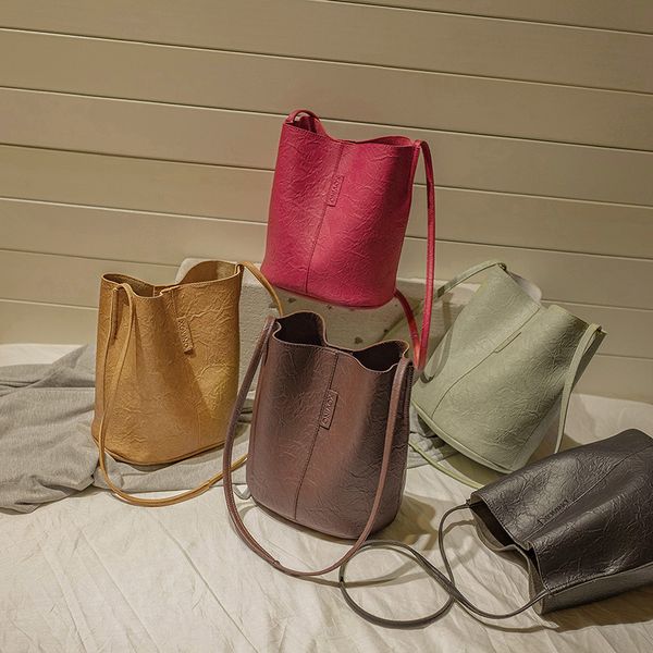 2020 women's bucket bag anti-velvet oil leather handbag large capacity messenger shopping bag female handbag
2020 women's bucket bag anti-velvet oil leather handbag large capacity messenger shopping bag female handbag