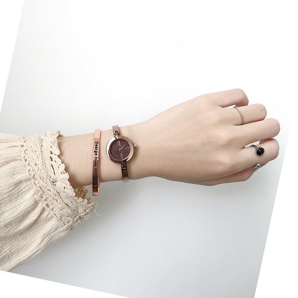 fashion starry sky watch woman quartz clock ladies bracelet bangle dress wristwatches with vintage metel band, Slivery;brown
fashion starry sky watch woman quartz clock ladies bracelet bangle dress wristwatches with vintage metel band, Slivery;brown