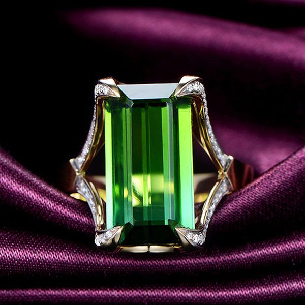 luxurious cluster setting grandmother green ring hawk's claw micro insert ring hand ornaments, Silver
luxurious cluster setting grandmother green ring hawk's claw micro insert ring hand ornaments, Silver