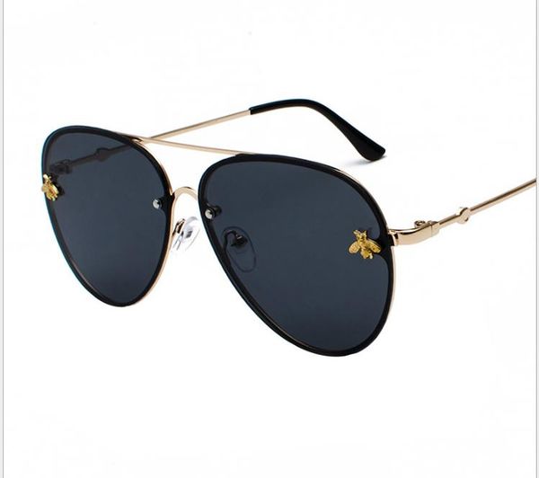 big frame double beam metal sunglasses europe and america trend street shooting retro fashion sunglasses, White;black
big frame double beam metal sunglasses europe and america trend street shooting retro fashion sunglasses, White;black