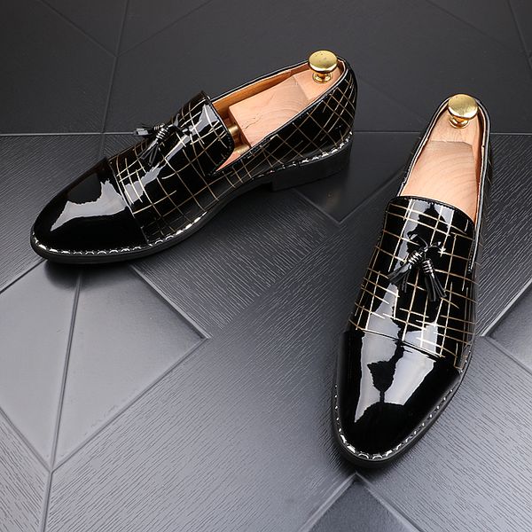 men's pointed head fashion business nightclub shoes men casual shoes leather soft men's studded patent leather, Black
men's pointed head fashion business nightclub shoes men casual shoes leather soft men's studded patent leather, Black