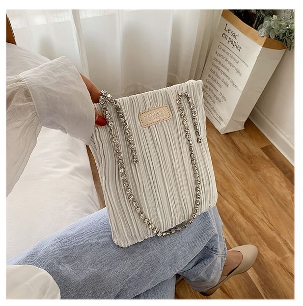 2020 new women's shoulder bag new fashion shiny rhinestone bag chain handbag shoulder fold hand
2020 new women's shoulder bag new fashion shiny rhinestone bag chain handbag shoulder fold hand