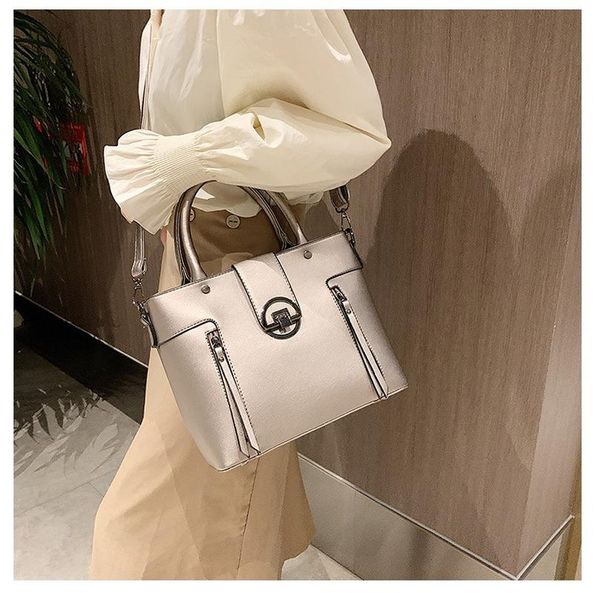 new european and american fashion ladies handbags messenger bags women handbag bags women shoulder leather
new european and american fashion ladies handbags messenger bags women handbag bags women shoulder leather